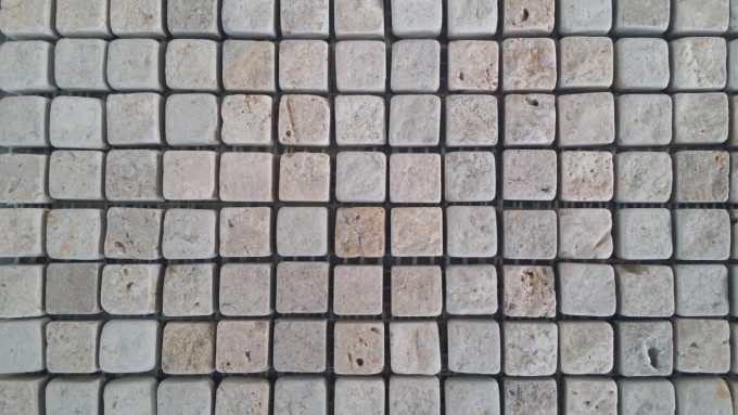 Mosaico travertino nocino anticato