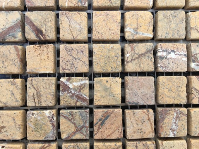 Mosaico fossile ocra